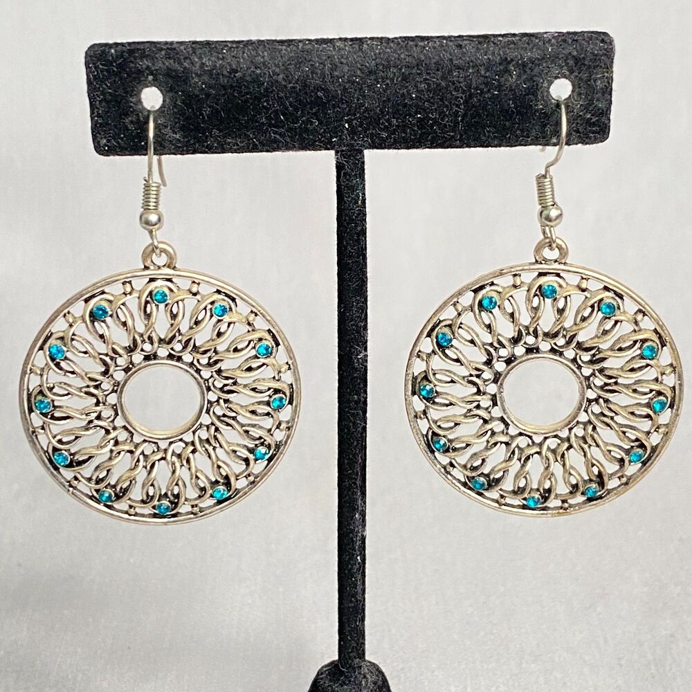 💎Silver Tone Dangle Drop Earrings Blue Stone Studded Pinwheel Pattern